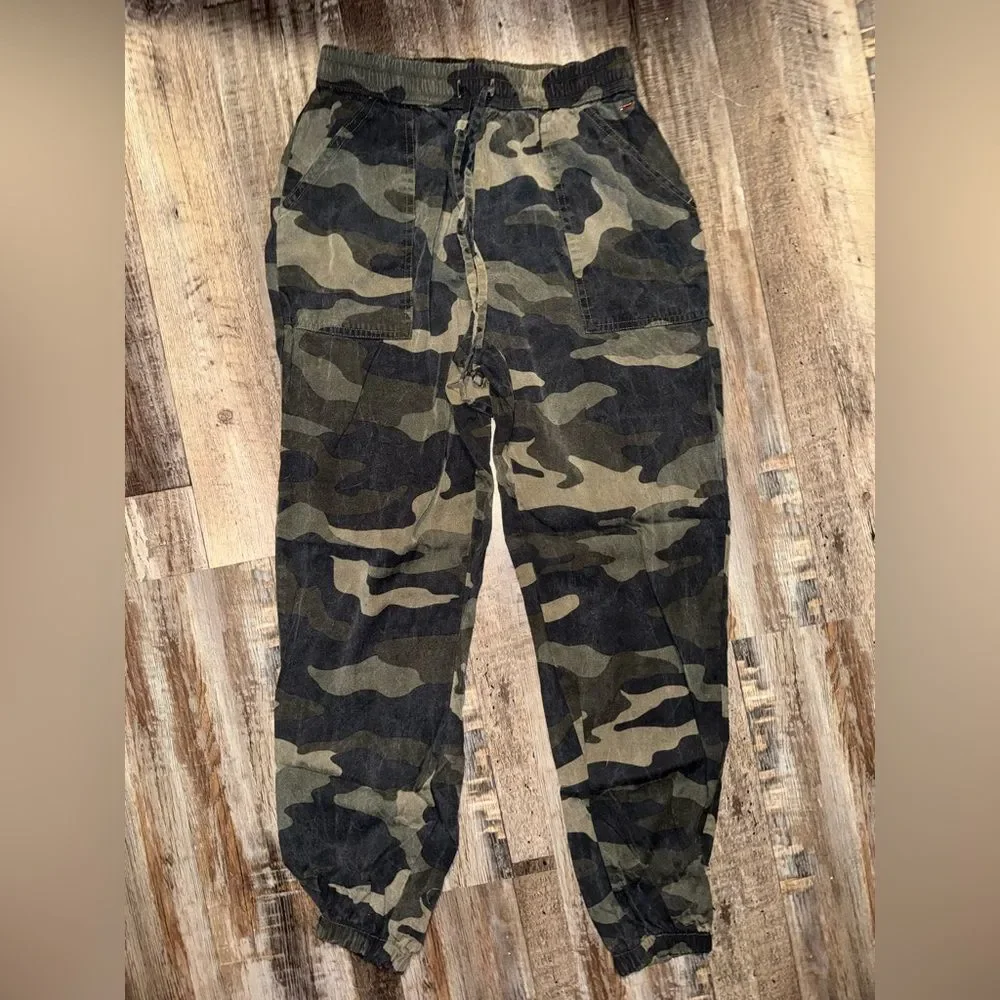 Victoria's Secret PINK Green Camouflage Joggers Pants Women’s XS - Picture 1 of 4